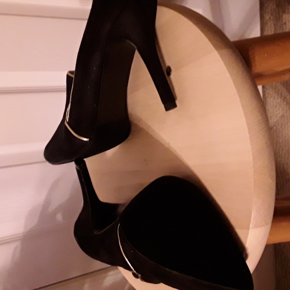 Shoes - Picture 4 of 4
